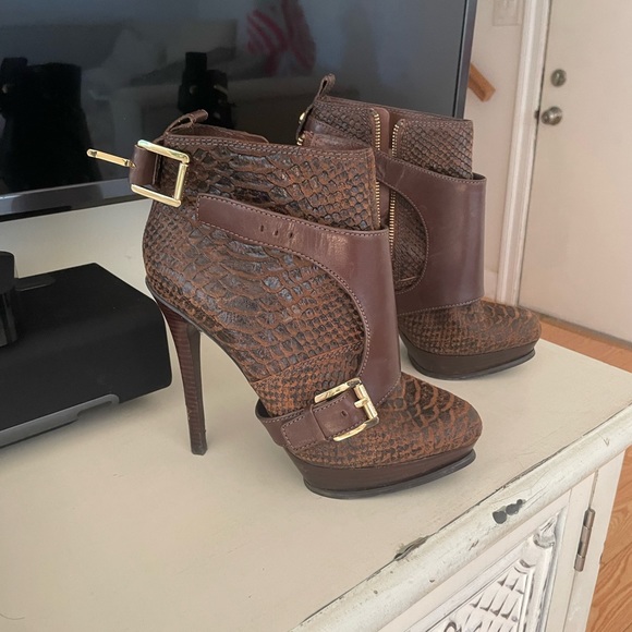 Used only a handful of times - Picture 2 of 5